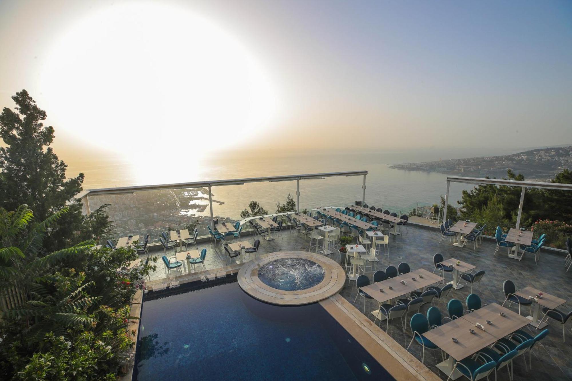 Bay Lodge Boutique Hotel Джуния Экстерьер фото