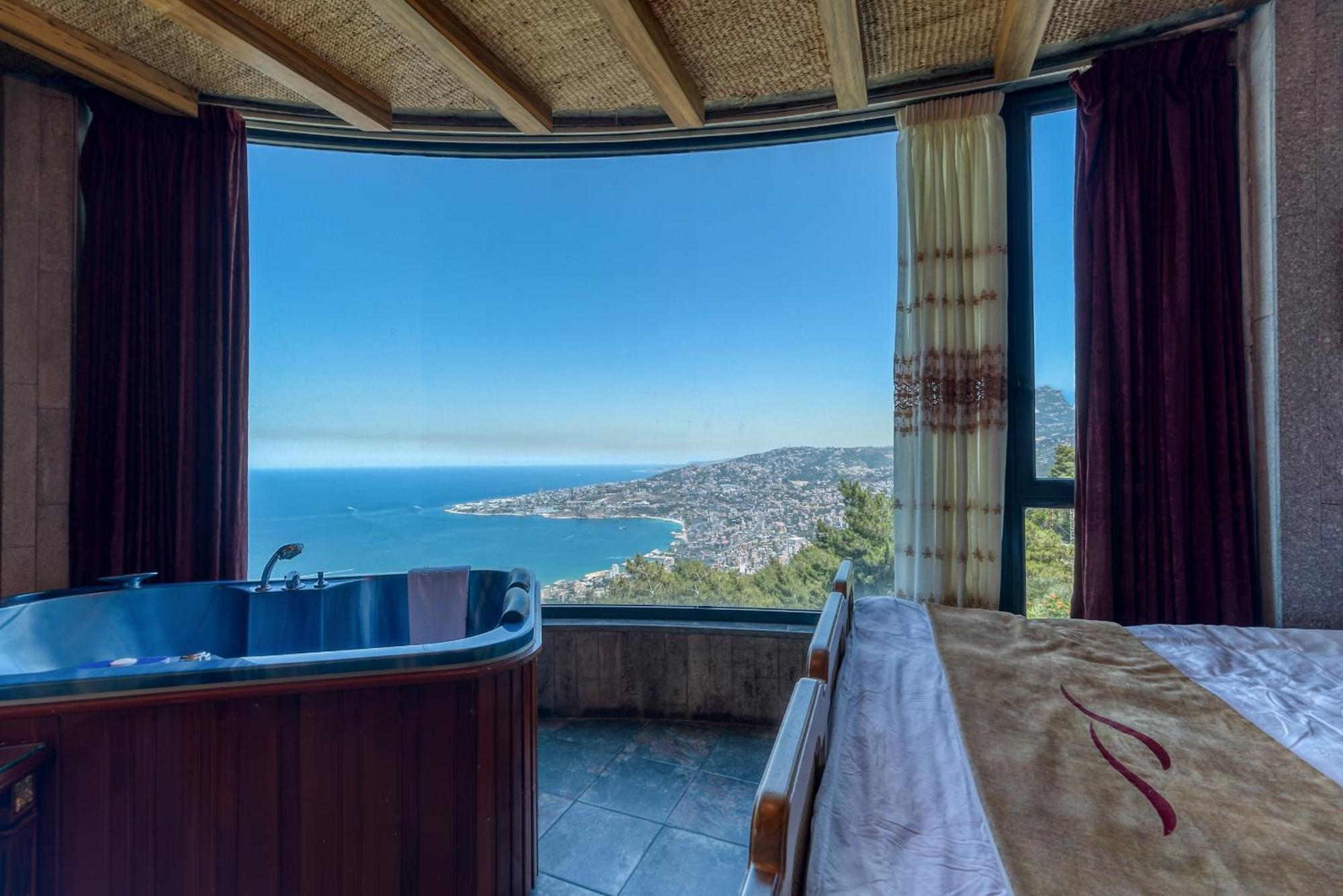 Bay Lodge Boutique Hotel Джуния Экстерьер фото